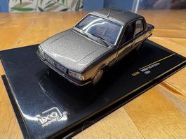 Peugeot 505 GTI 1984 ? 1:43 Modellauto ? IXO ? mit Vitrine
