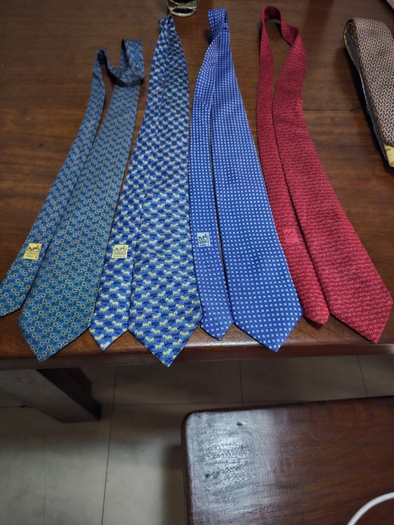 Lot De 4 Cravates Diverses - Occasion Très Bon état, Couleurs Et Marques Variées