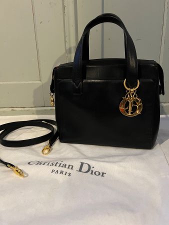 Schwarze Christian Dior „Lady Dior“ Lammleder Handtasche