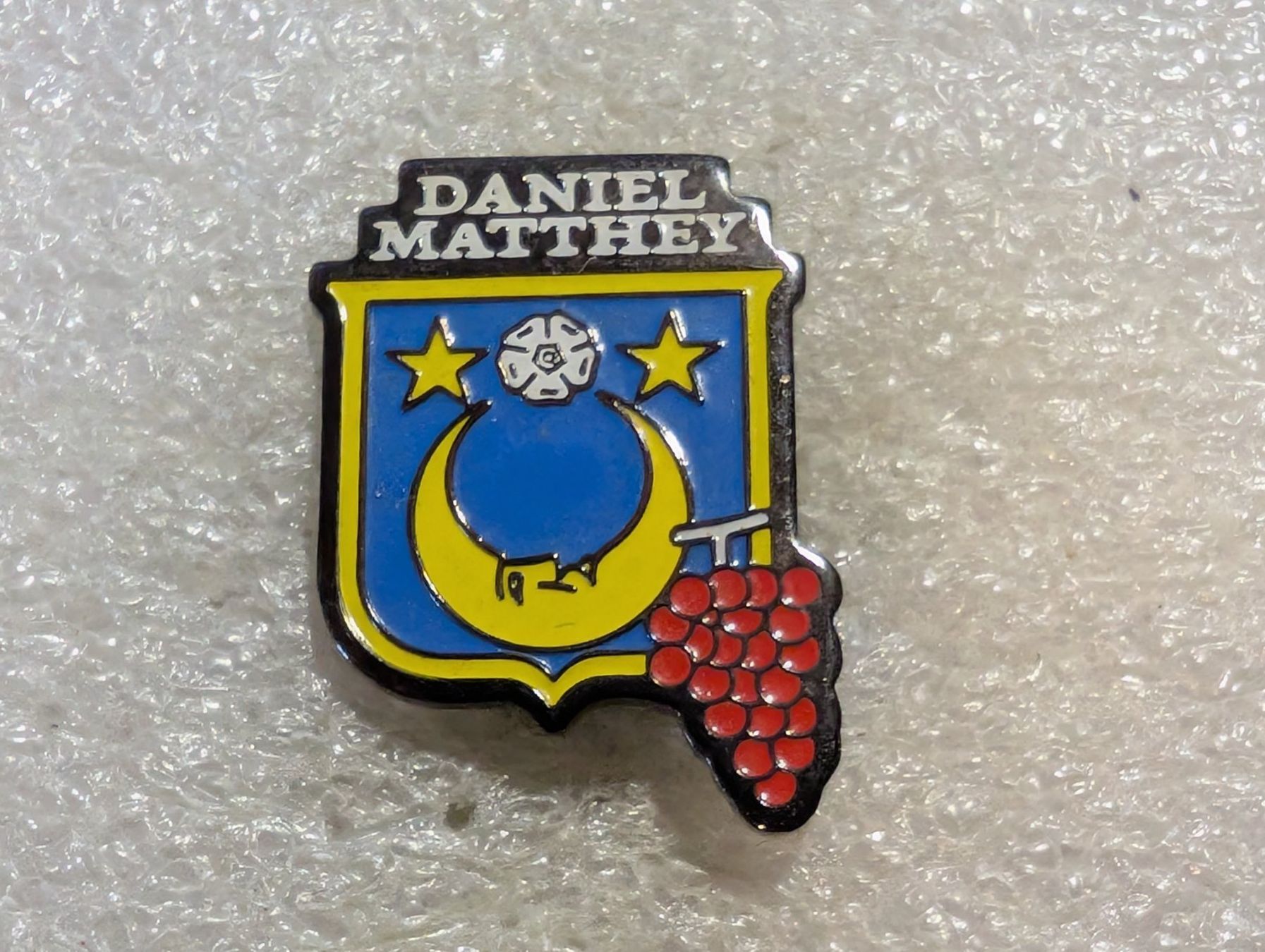 Placchette & Badge: Ansteckpin 131: Daniel Mathey – Usato da Oppligen venduto da Pin-Fall-Shop