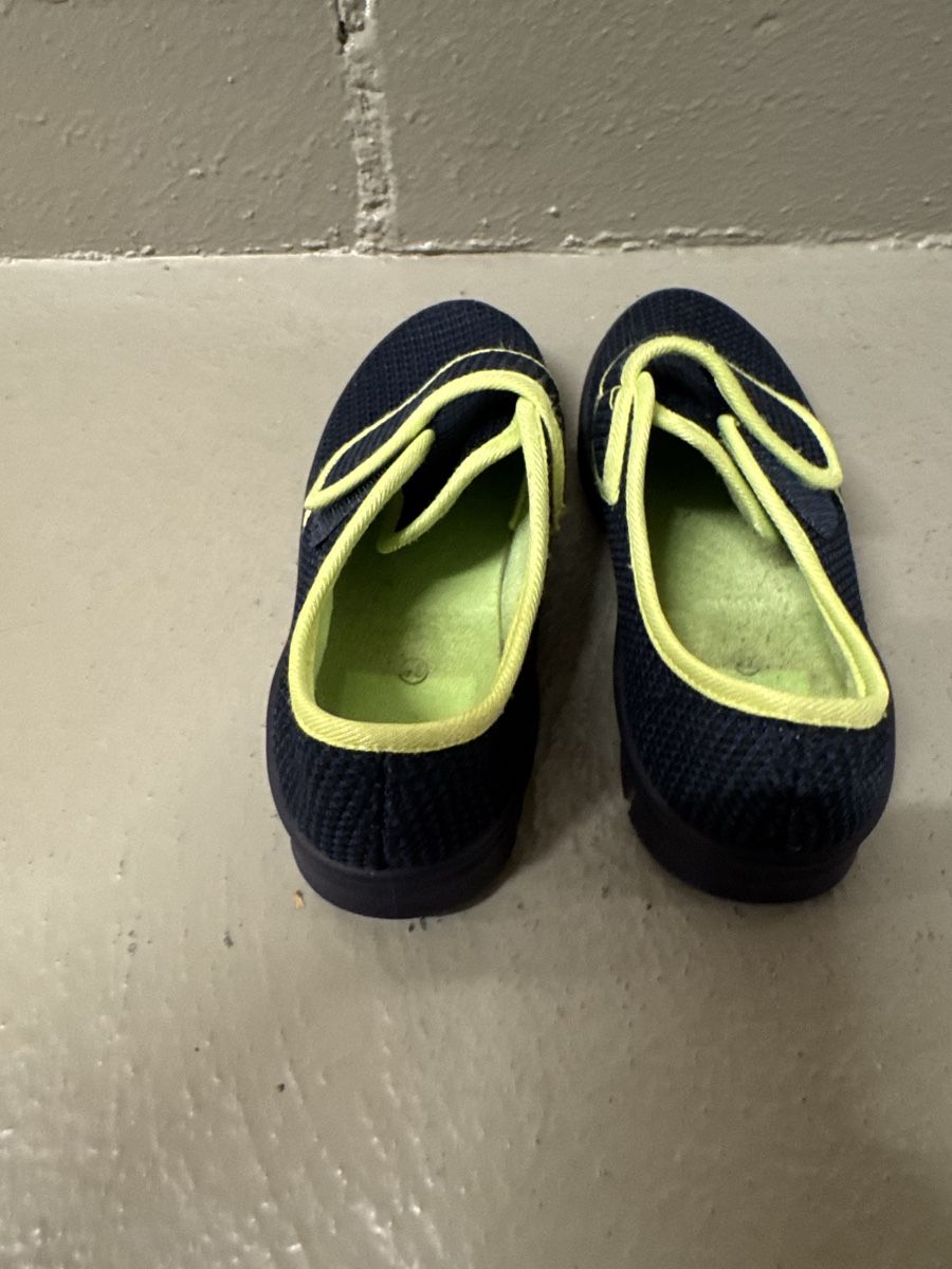 Chaussures garçon: Kinder Hausschuhe Grösse 31 – D'occasion à Zürich par zd_1965 2