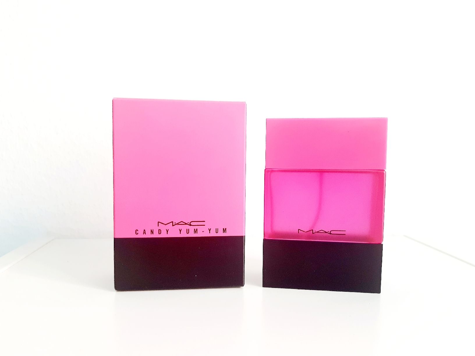 Profumi & Eau de Toilette: MAC Candy Yum Yum – Nuovo (secondo la descrizione) da Winterthur venduto da Je.