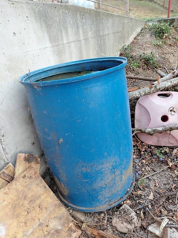 Bewässern & Giessen: Regenfass 220liter – Gebraucht aus Grenchen von cuc_8mdr