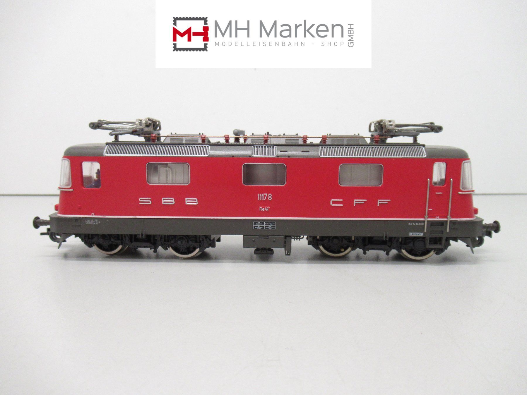 Fleischmann Modelleisenbahnen: Fleischmann 4342 E-Lok Re 4/4 II rot SBB CFF FFS Analog OVP – Gebraucht aus Basel von mhmarken