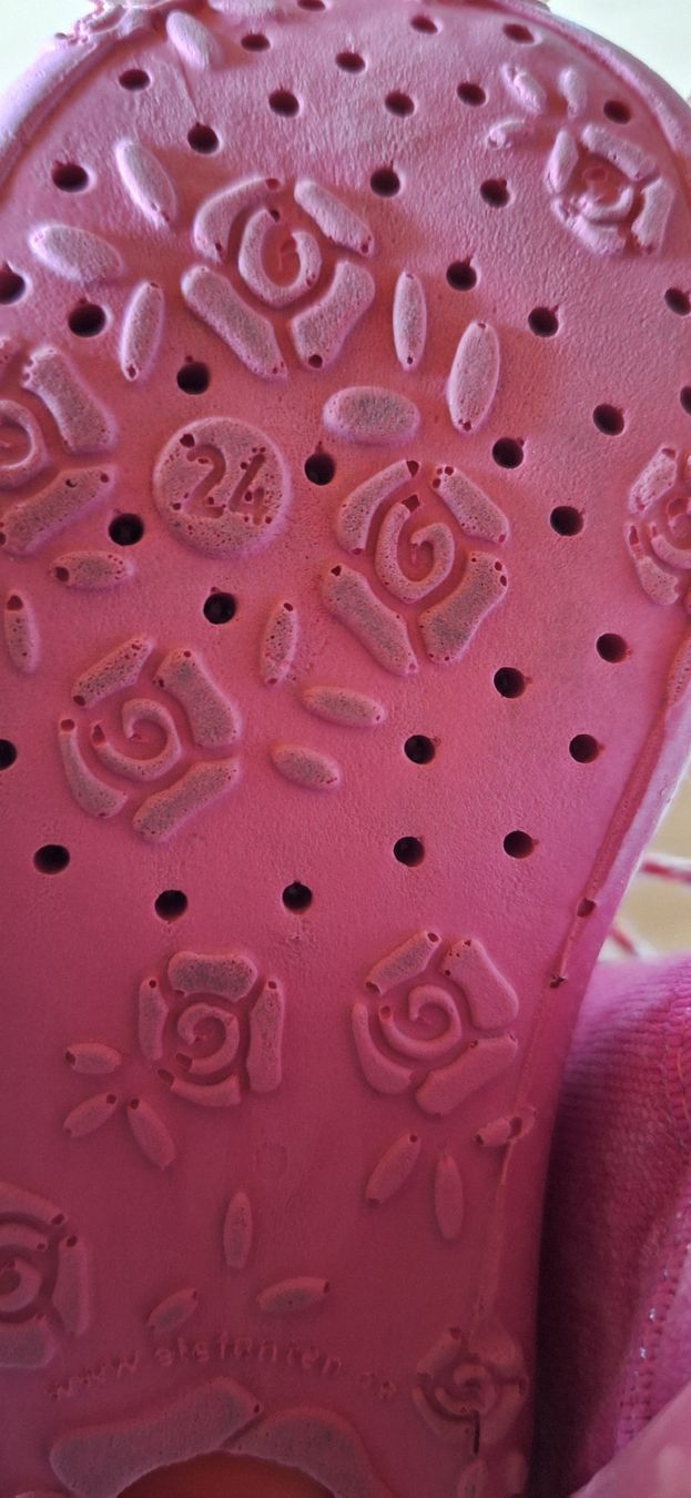 Schuhe für Mädchen: Hausschuh – Gebraucht aus Oberägeri von Runningiceman 2