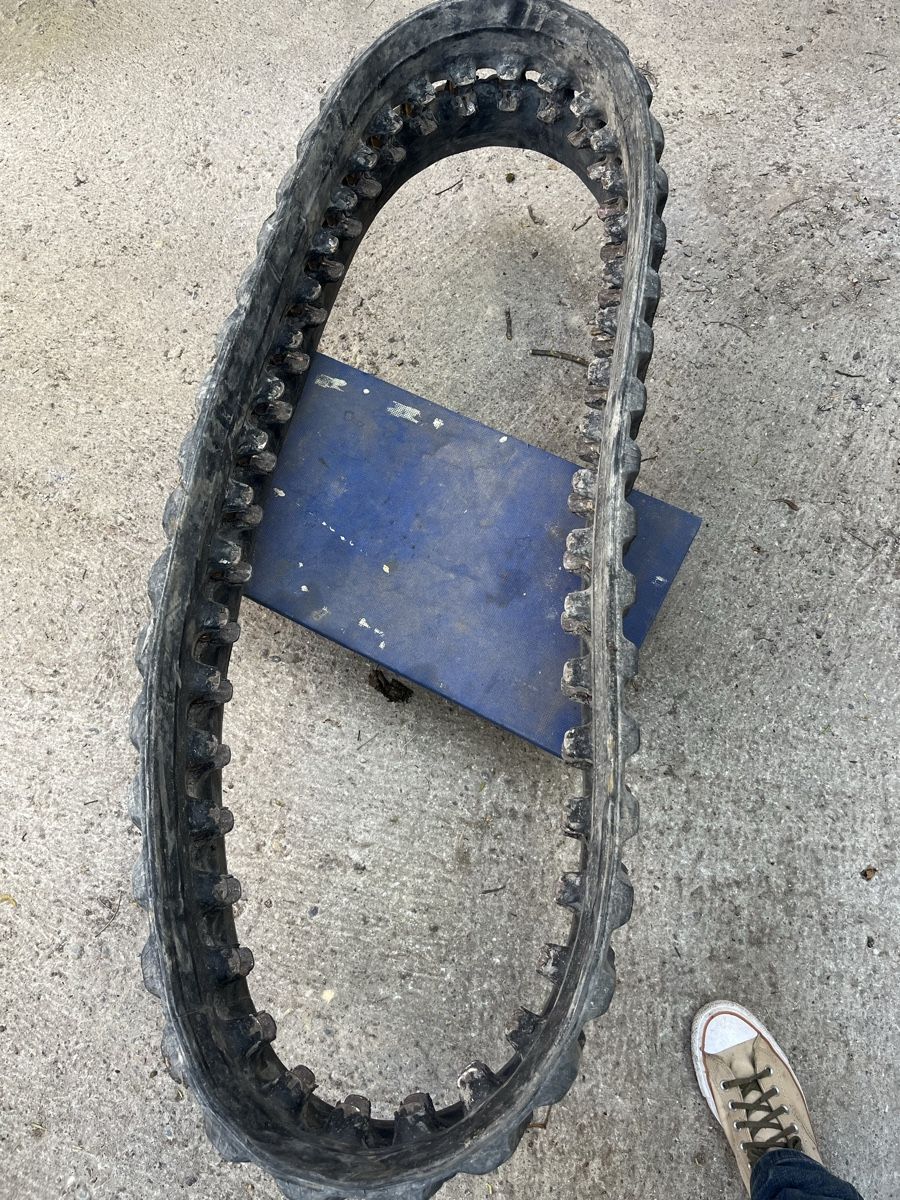 Accessori per altri veicoli: Baggerraupe Bridgestone 230x42x72FP – Usato da Oetwil am See venduto da Batschel 2