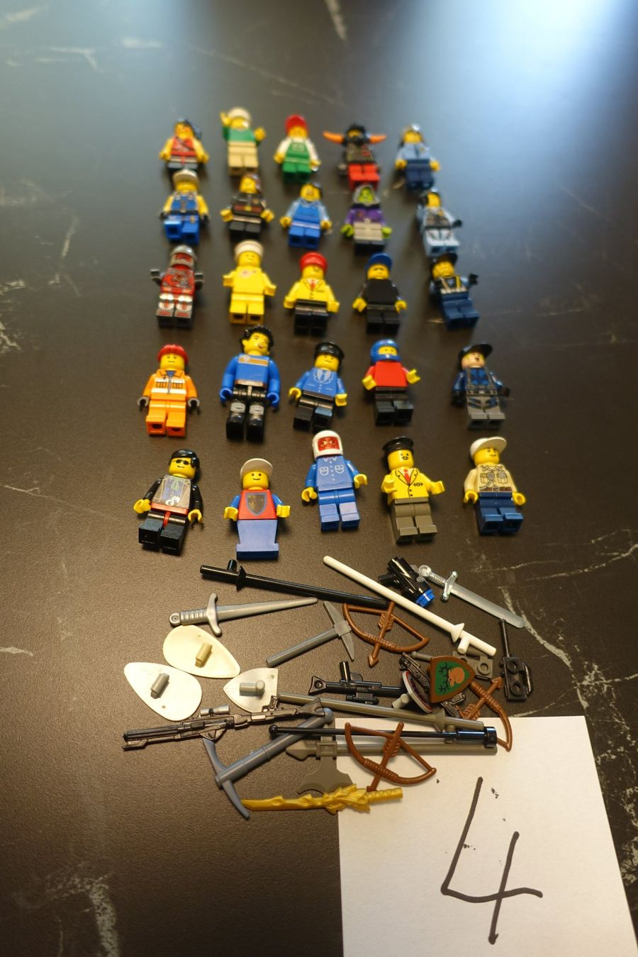 Lego Giocattoli: 25 Stk. Legofiguren (4) – Usato da Belp venduto da Mazarron58