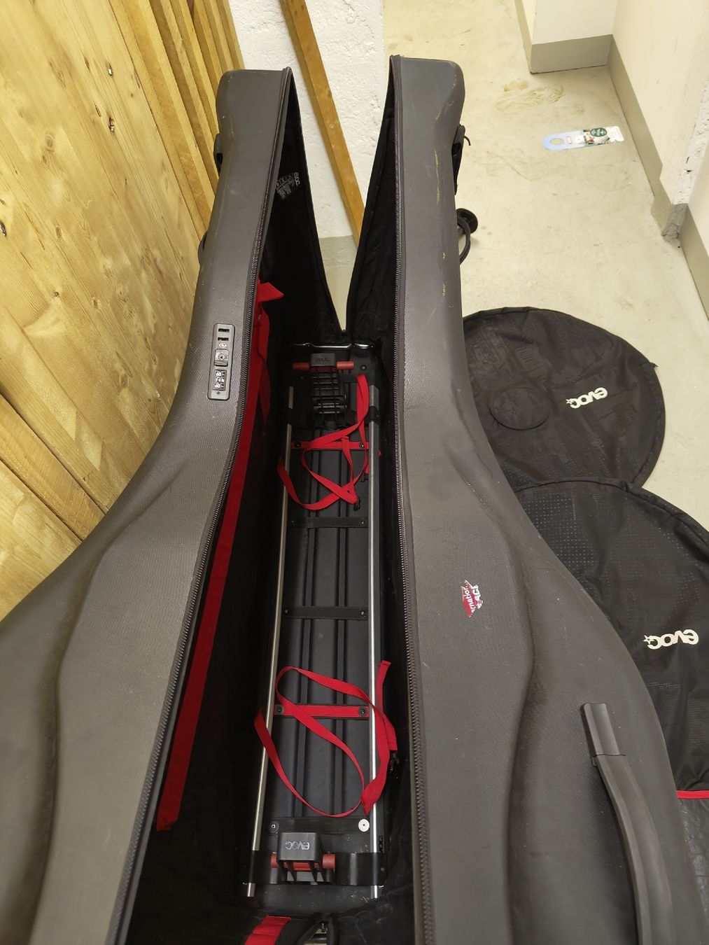 Evoc Valigie: VERMIETE EVOC Bike Bag Pro – Usato da Bern venduto da n.habegger 2