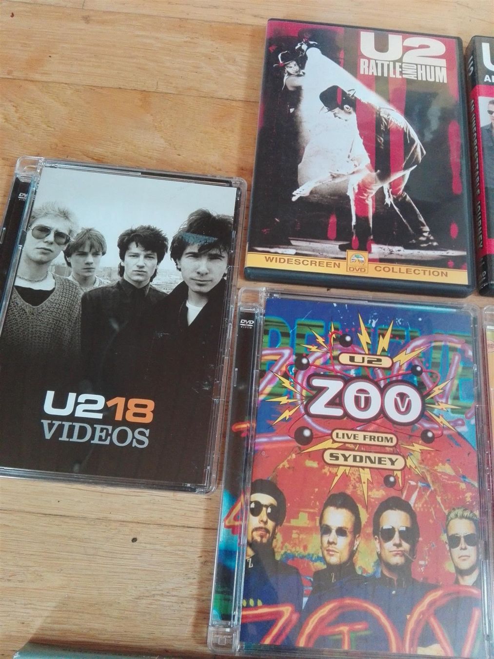 Tutti i DVDs: 9x (U2)  - DVD's (Packet) – Usato da St.Galllen venduto da elkaphone 1