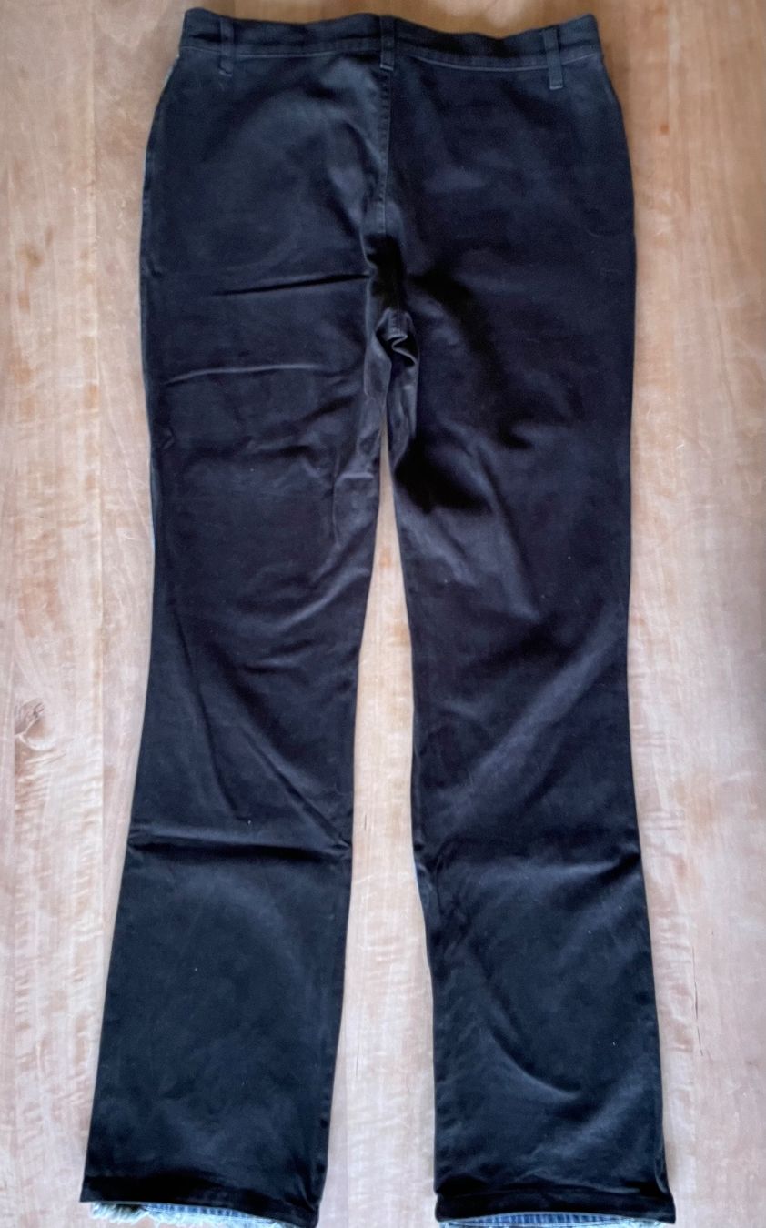 Moschino Jeans: Originelle, elegante Jeans von Moschino – Usato da Rütihof venduto da solombra 2