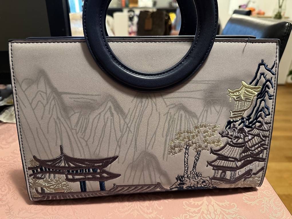 Borse da donna: Diese Handtasche ist ein echter Klassiker – Usato da St.Gallen venduto da jia_2vlq 3