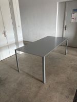 Tisch LESS / Molteni - Design by Jean Novel