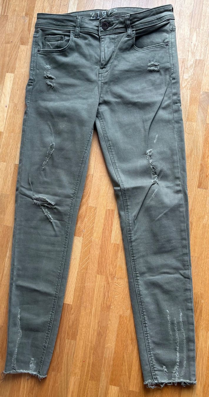 Zara Jeans: Jeans ZARA BASIC, taille 36 – Usato da Perly venduto da Flemprod01