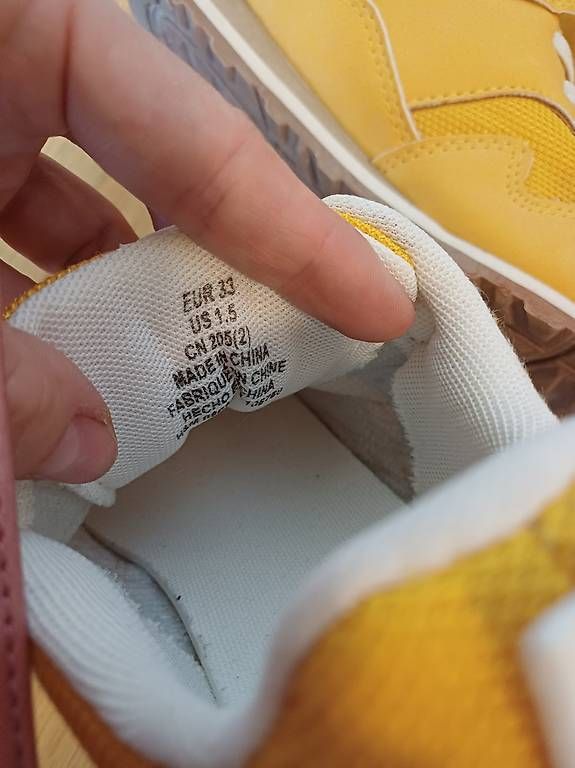Scarpe per ragazze: Turnschuhe gr 33 – Usato da Sisseln AG venduto da JanaSK 1