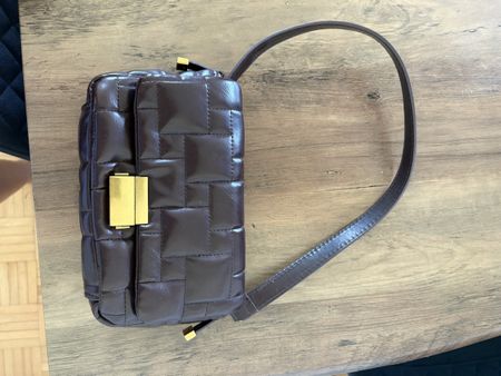 Handtasche dunkelbraun geflochten Leder Goldverschluss