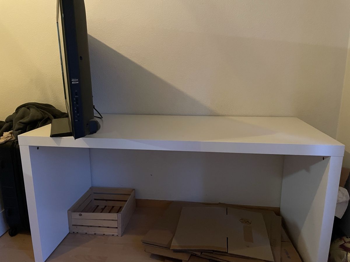 Ikea Scrivanie: Pult – Usato da Wichtrach venduto da lor_6zwr 3
