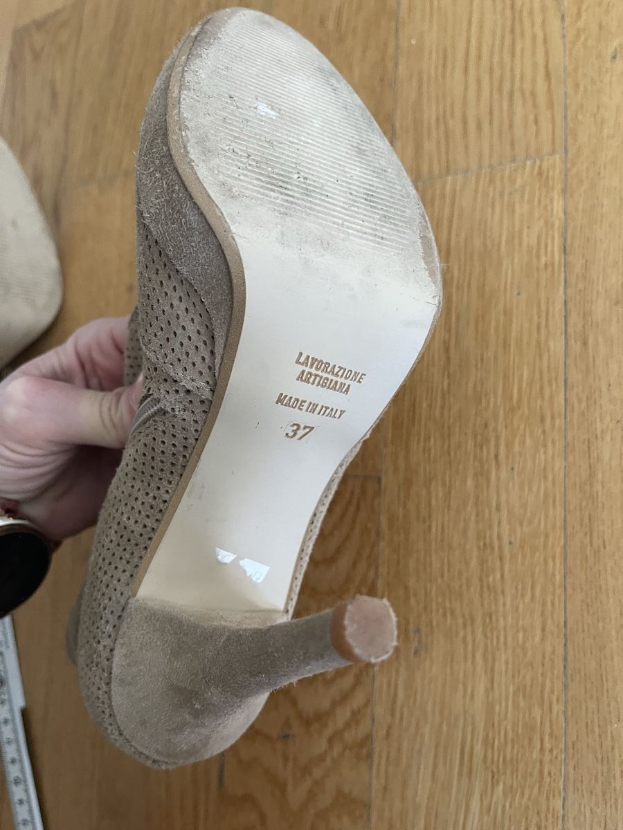 Damenschuhe: Stiefel Conleys Stiefeletten Wildleder beige Gr. 37 – Gebraucht aus Rüschlikon von Lajniii 3