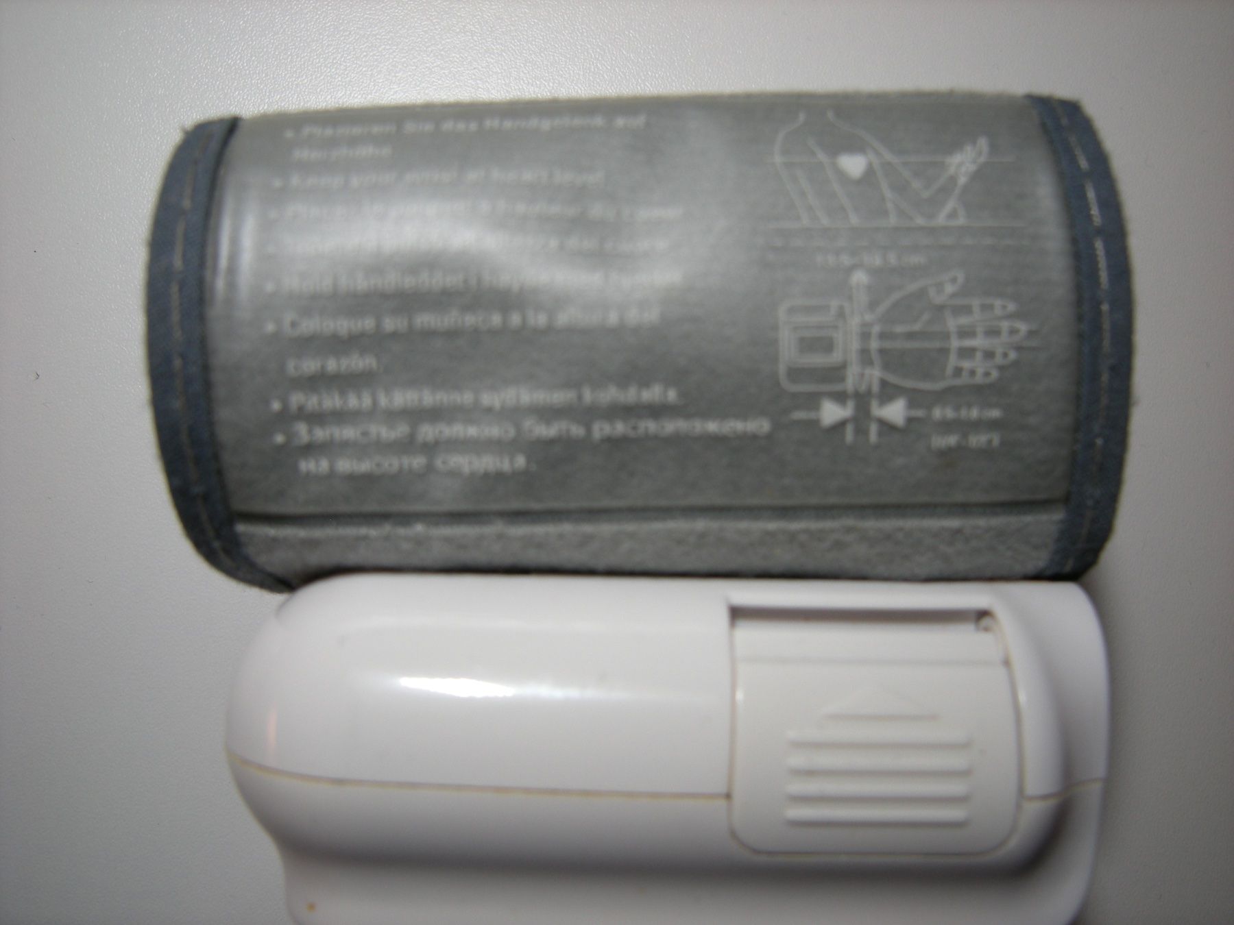 Attrezzature mediche: HANDGELENK-BLUTDRUCKMESSGERÄT – Usato da Basel venduto da Ceebee62 2