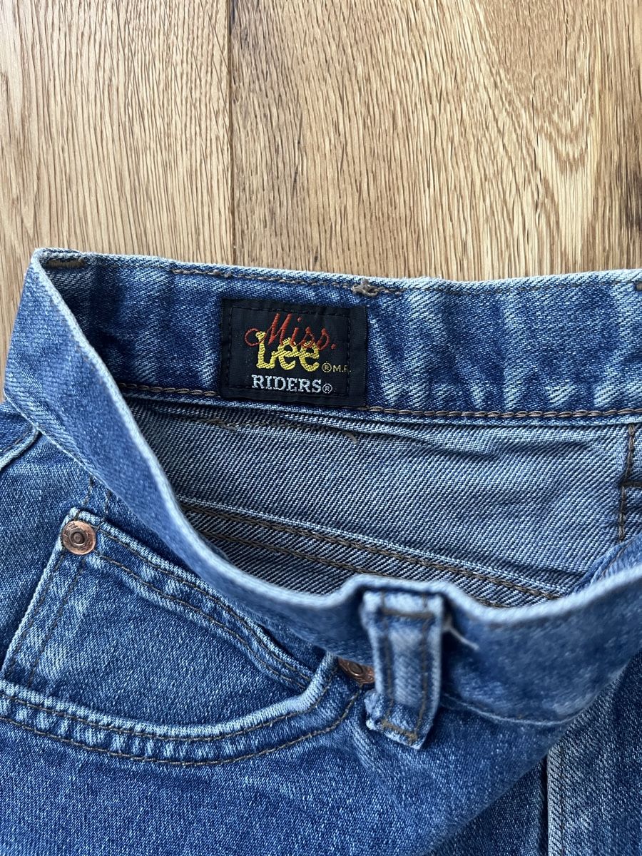 Lee Pantaloni: Lee Jeans Short, Gr. 36 – Usato da Interlaken venduto da fbnscl 2