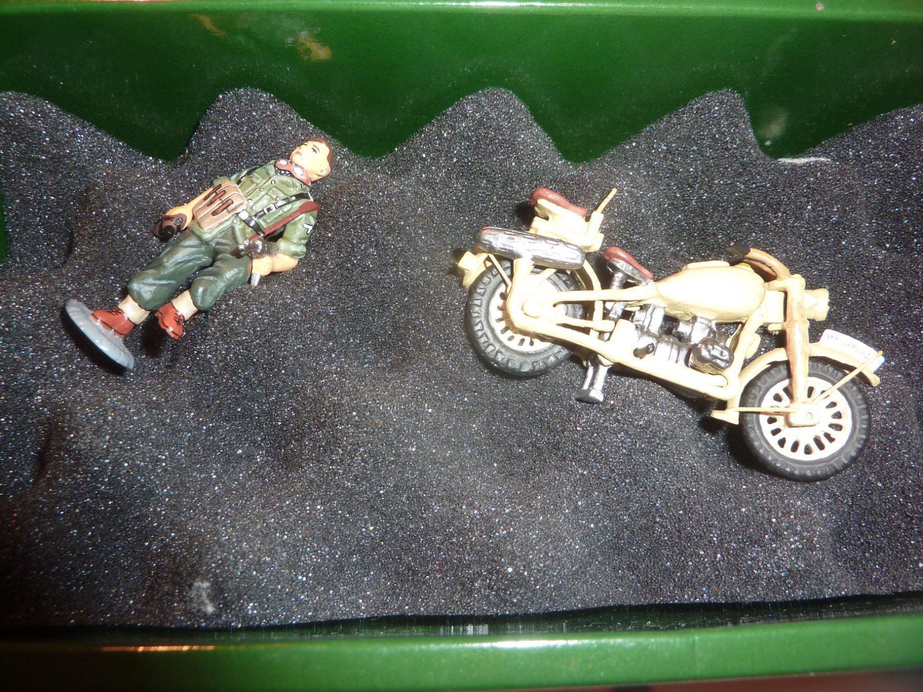 Kit di modellismo & Modellini statici: GERMAN – Nuovo e nell'imballaggio originale da Balsthal venduto da bouteliee 1