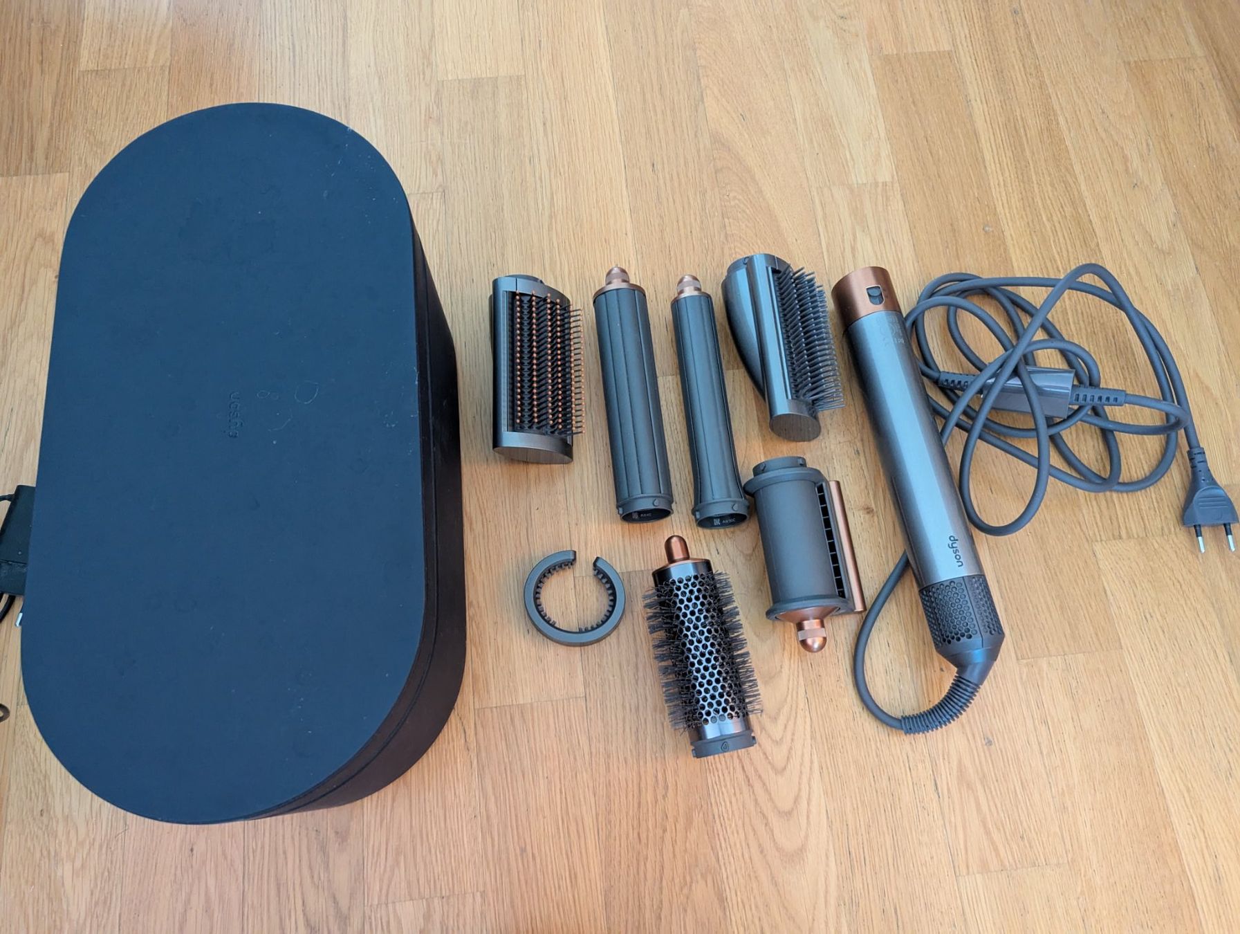 Dyson Piastre & Arricciacapelli: DYSON Airwrap Complete Long Multistyler (Nickel/Kupfe – Usato da Glattpark (Opfikon) venduto da kim_rg6j