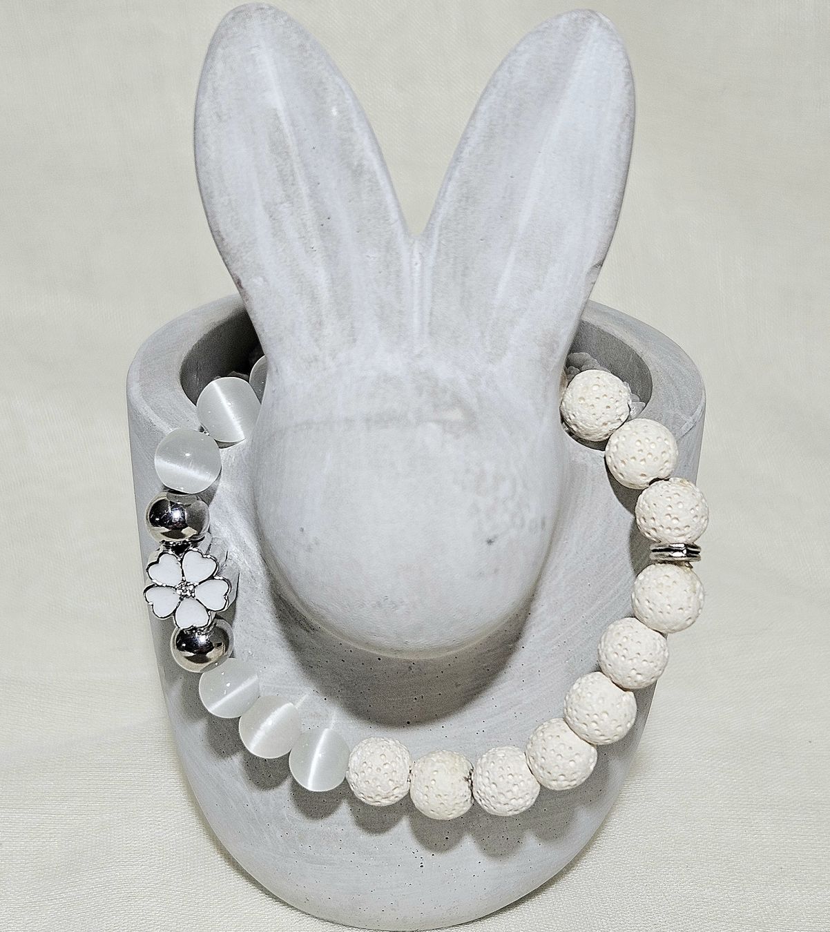 Bracciali & Braccialetti: weisse Lava-Glas Armk. mit Blume – Nuovo (secondo la descrizione) da Unterkulm venduto da Nachtigall 3