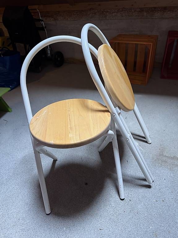 Hocker: Hocker ausklappbar – Gebraucht aus Gebenstorf von Silversalmon