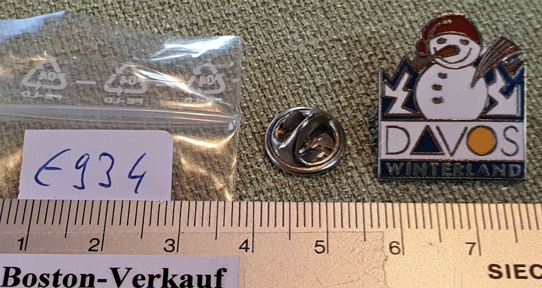 Placchette & Badge: E934 - Pin Davos Winterlandschaft Suisse – Usato da Reinach BL venduto da Boston-Verkauf 2