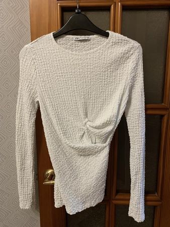NEW - Zara Top Blouse in White Size S NP: 39.-