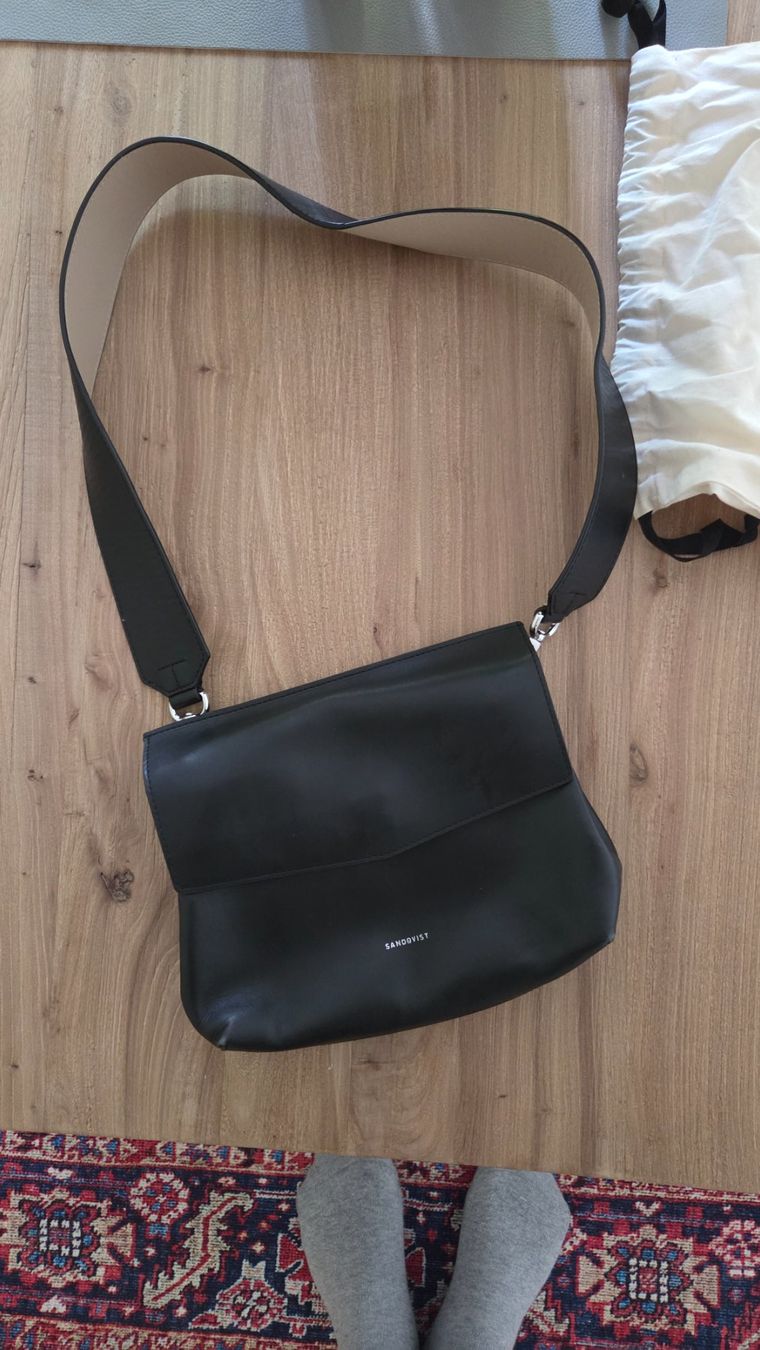Taschen für Damen: Sandqvist Ledertasche klein – Neu und originalverpackt aus Bern von noelle21