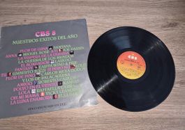 LP CBS 8 – Nuestros Éxitos Del Año” (Spain, 1978)ua Santana