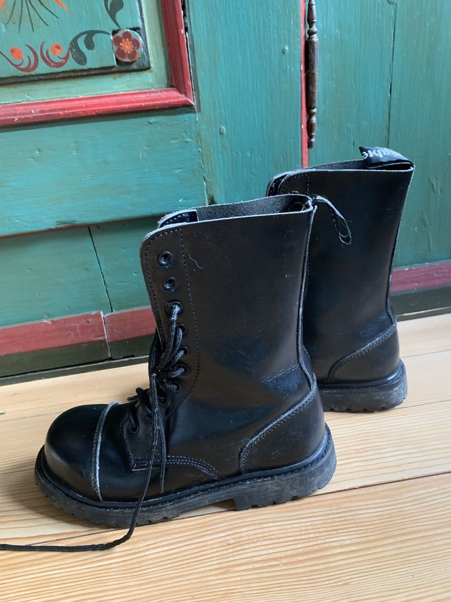 Chaussures hommes: Springerstiefel Knightbridge Gr.39 – D'occasion à Ossingen par jana_cr5x 2
