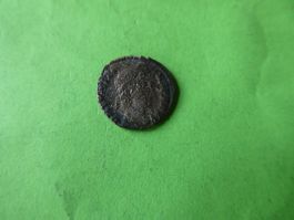 uralte Bronzemünze 16 mm     1.39 g