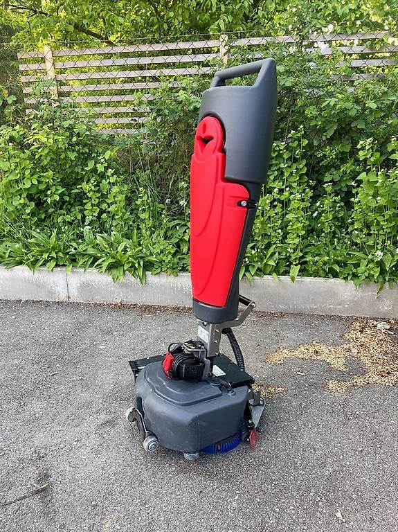 Hako Tutte le macchine: Hako scrubmaster ( taski wetrok cleanfix numatic) – Usato da Birr venduto da Numer-01 1