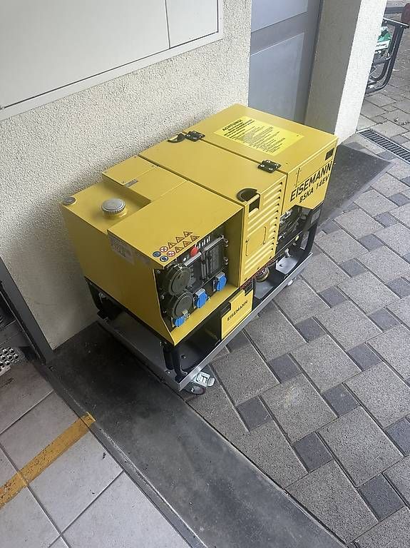 Stromgeneratoren: generator neuwertig, profigerät, – Gebraucht aus Hausen AG von mb2023