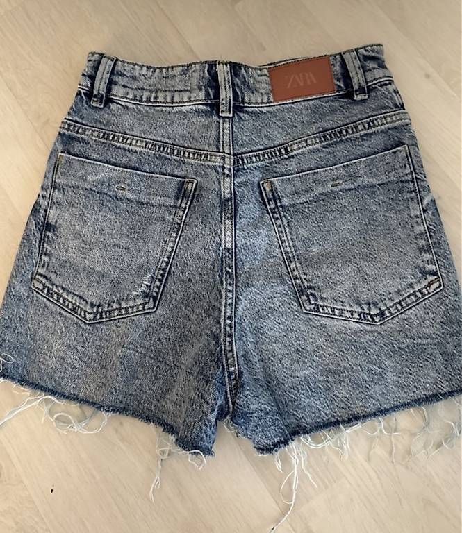 Zara Jeans: Zara Jeans Shorts, Gr. 36 – Usato da Brüttisellen venduto da Ariana-24 1