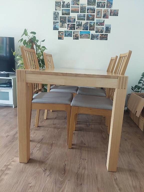 Set di tavolo e panche: Holztisch mit 4 Stühlen – Usato da St. Gallen venduto da ruetzliguetzli77 2