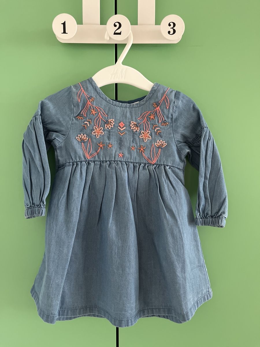 Lotti & Set di vestiti: Set von drei Kleidern – Nuovo (secondo la descrizione) da Zürich venduto da Valvolina13 3