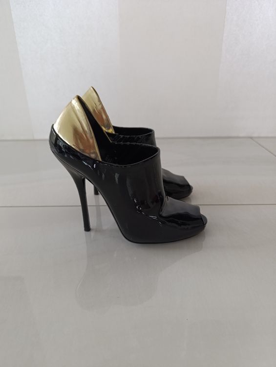 High Heels Schwarz Gold