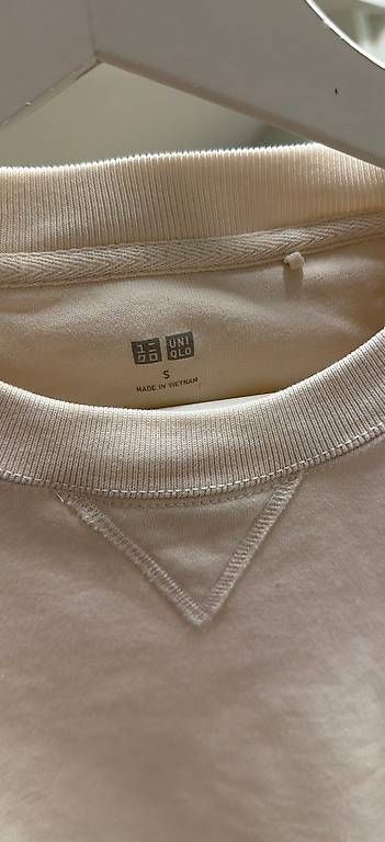 Pullover & Sweatshirts: Uniqlo Sweater Grösse S – Gebraucht aus Zufikon von Nico5621 1