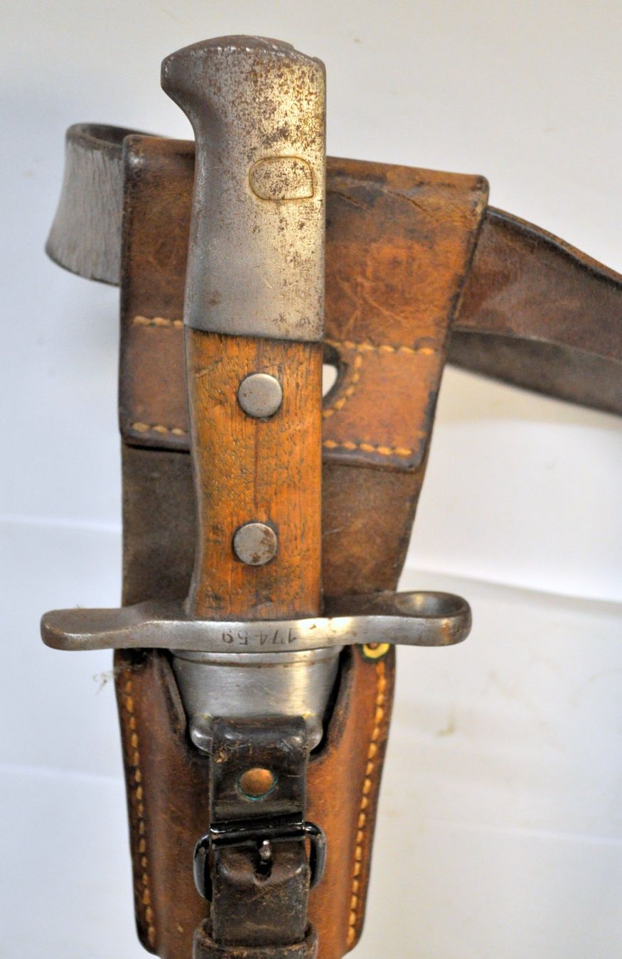 Schweizer Armee Armi bianche: Ancienne "grande" baïonnette armée Suisse – Usato da Neuchâtel venduto da Neuchatel 9