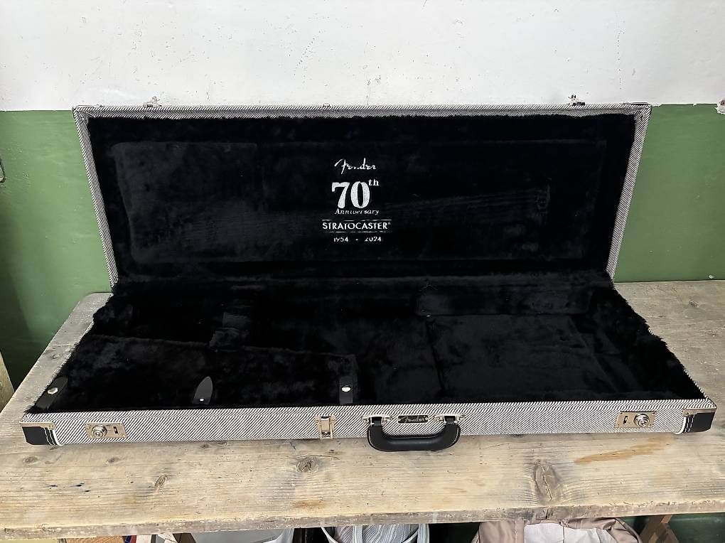 Fender Strumenti musicali: Fender Tweed 70th Ann Hardshell Case – Usato da Zürich venduto da tsa_tsa 2