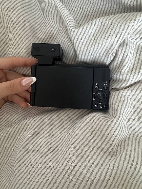 Sony Kamera: SONY KAMERA ZV-1II – Gebraucht aus Kirchdorf BE von lyn_5j7y 1