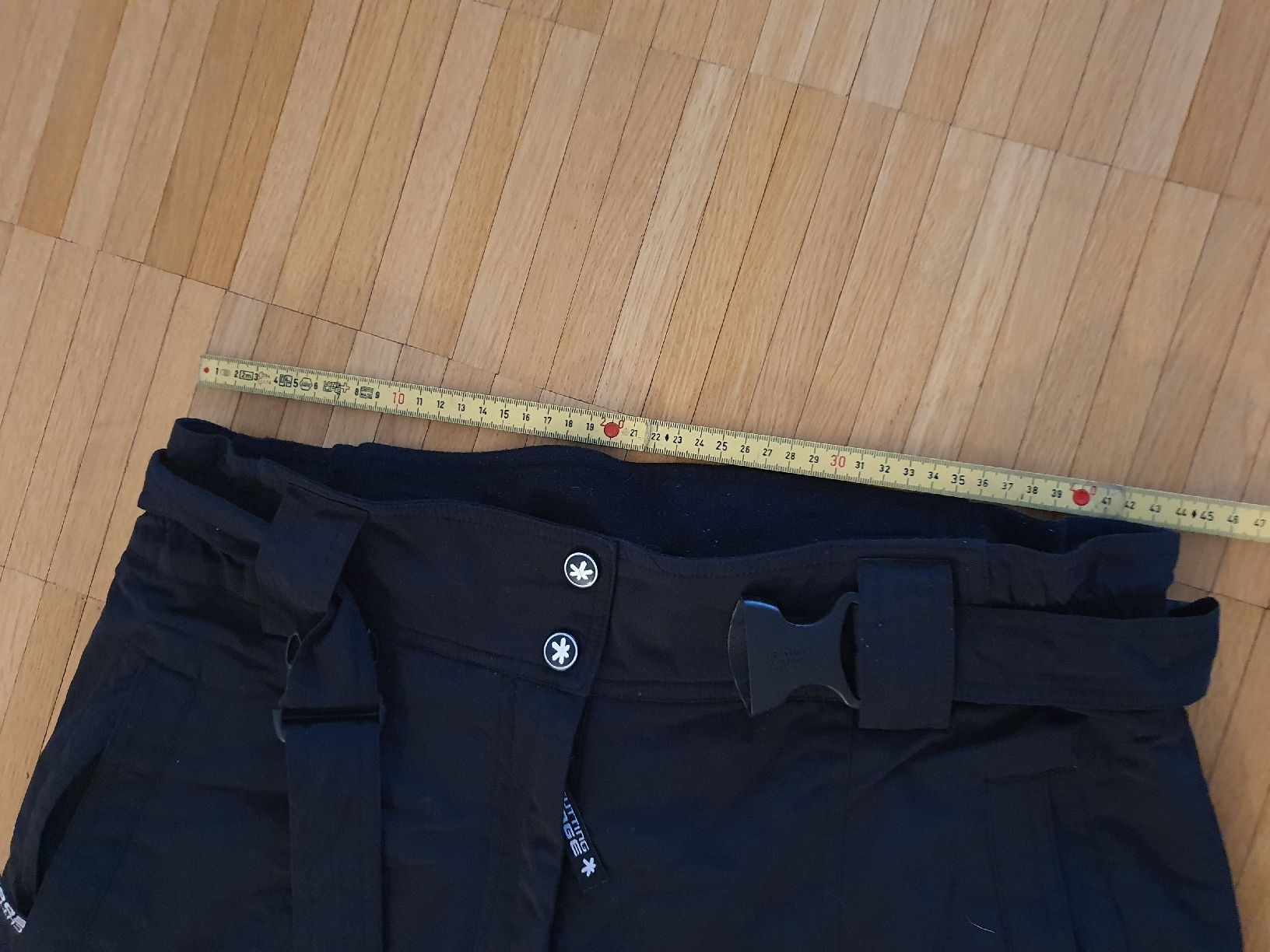 Pantaloni: Schwarze Cutting Edge Skihose Gr. 23 – Usato da Laufenburg venduto da megane1959 1