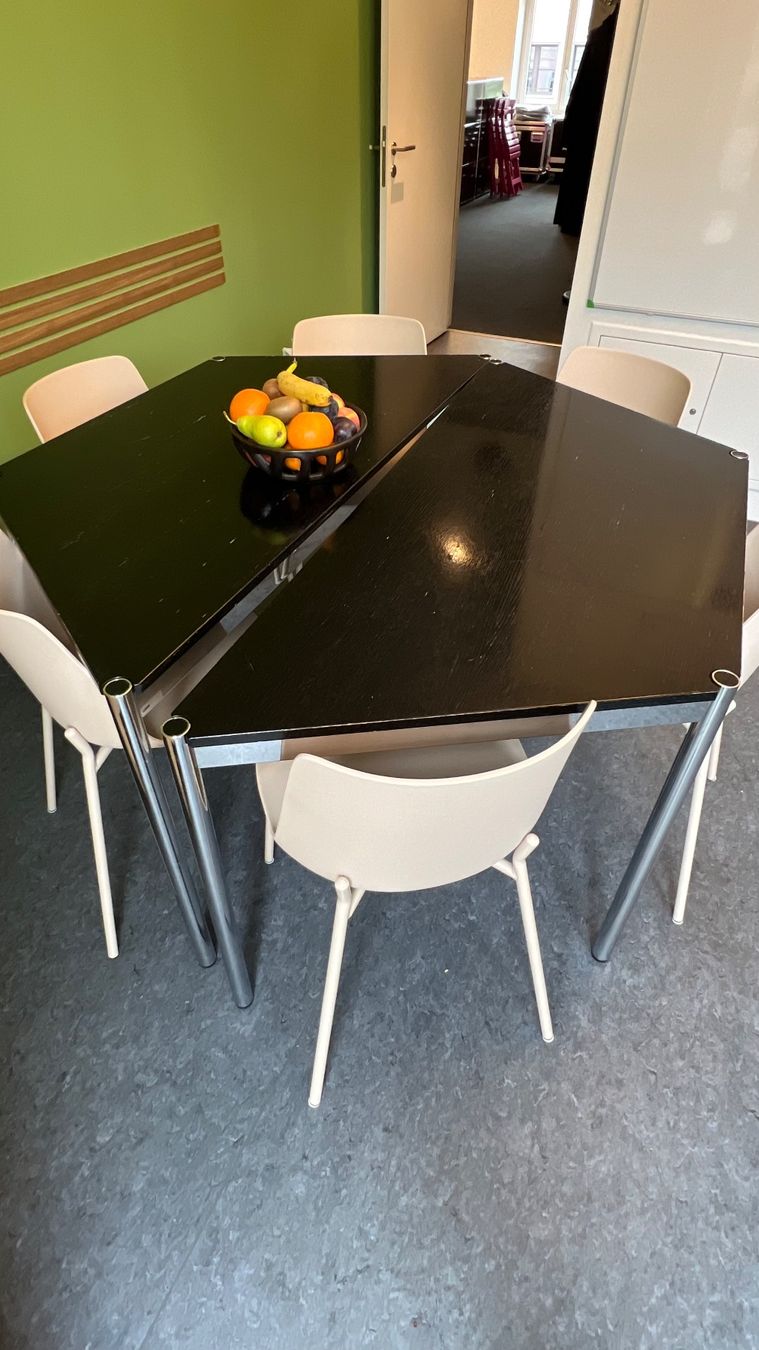 USM Tavoli: USM Tisch zweiteilig – Usato da Windisch venduto da nici_stern222 2