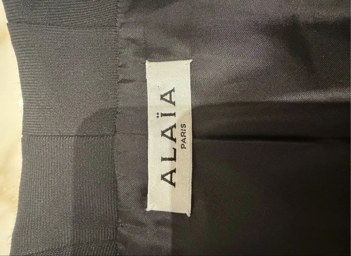Alaia Giacche: Alaia Black Cropped Jacket - Wide Lapel, Size 38 – Nuovo (secondo la descrizione) da Zürich venduto da mpa_bd2d 1