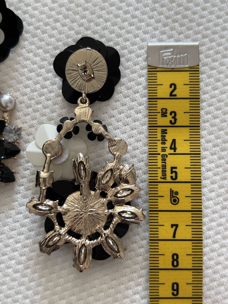Orecchini pendenti & Orecchini a lobo: Black & White Flower Earrings – Nuovo (secondo la descrizione) da Biel/Bienne venduto da zit_v5yc 3