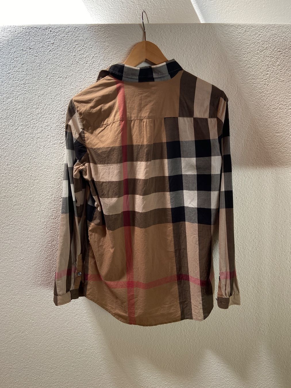 Burberry Camicette: Burberry Brit Nova Check Plaid Popover Half Button Blouse – Usato da Münchenstein venduto da B771 6