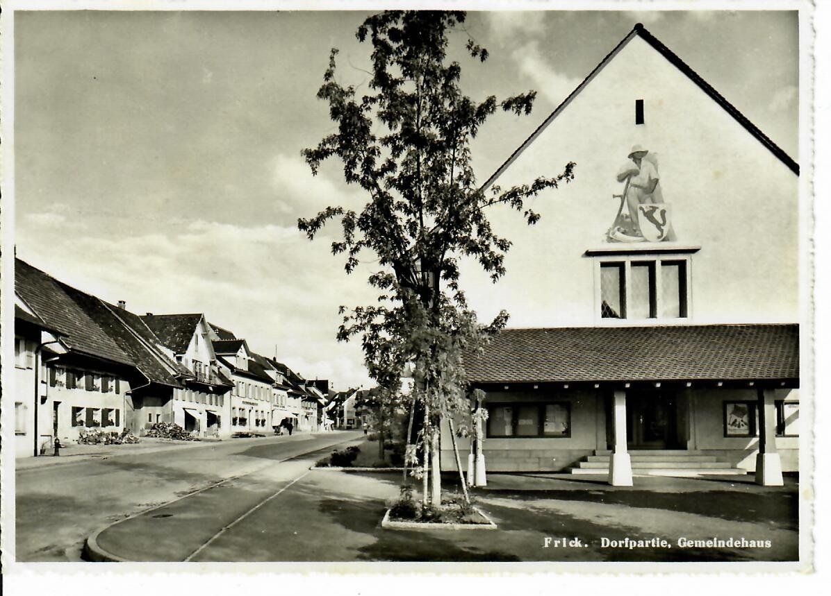 Cartes postales: Frick, Dorfpartie Gemeindehaus – D'occasion à Hochdorf par Ziegel-16