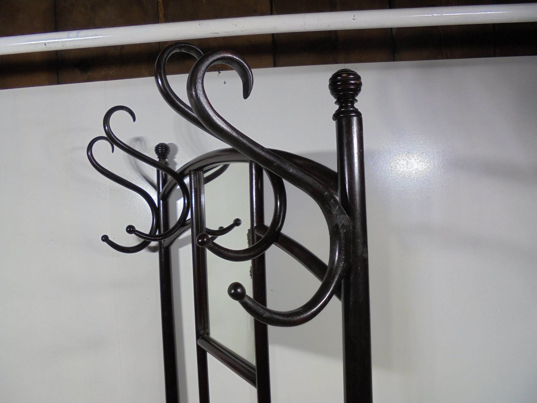 Thonet Guardaroba: Thonet Garderobe – Usato da Bern venduto da Truvaille 4